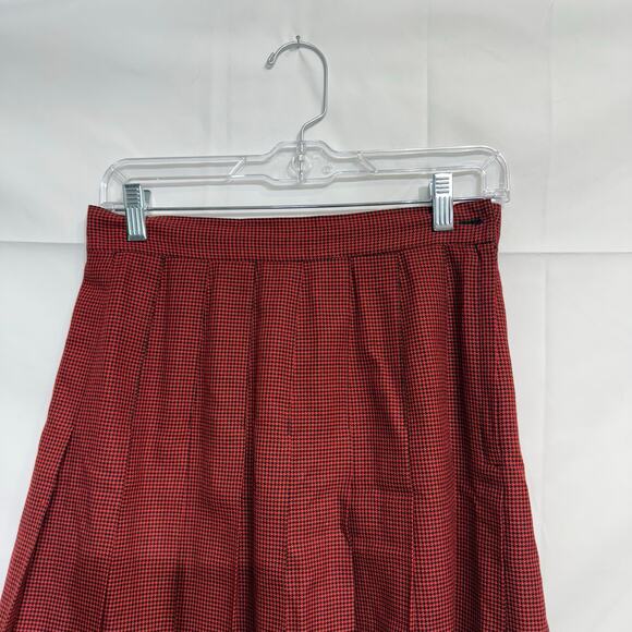 Izod Red Plaid Pleated Vintage Mini Skirt Sz 8 - Picture 3 of 11